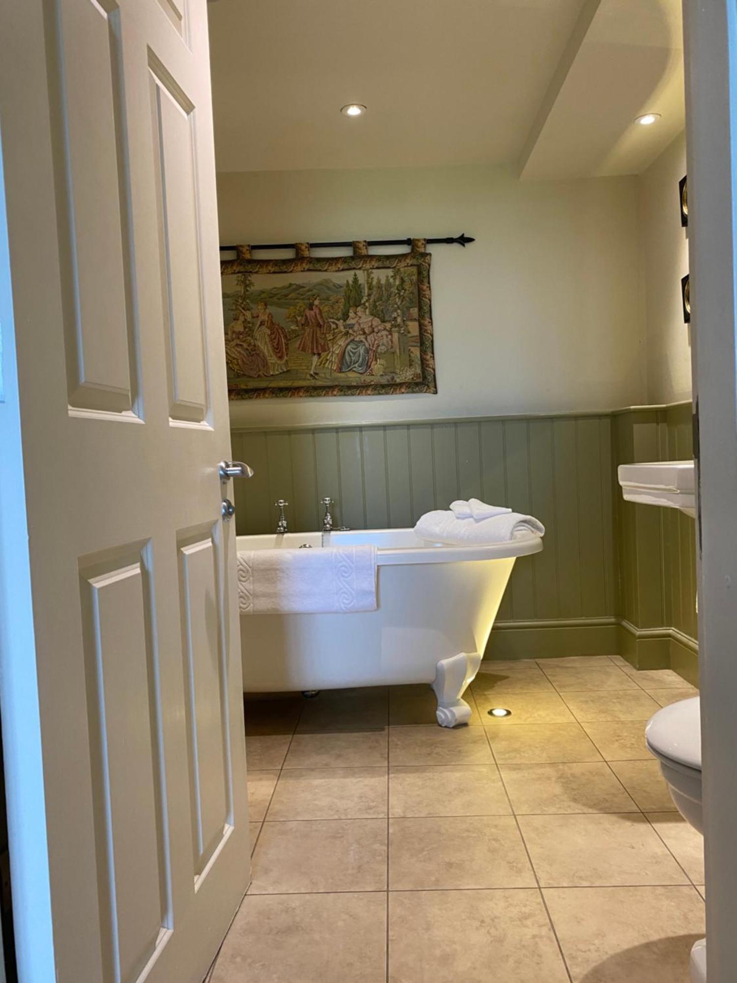 The Punch Bowl Inn Kendal Bagian luar foto
