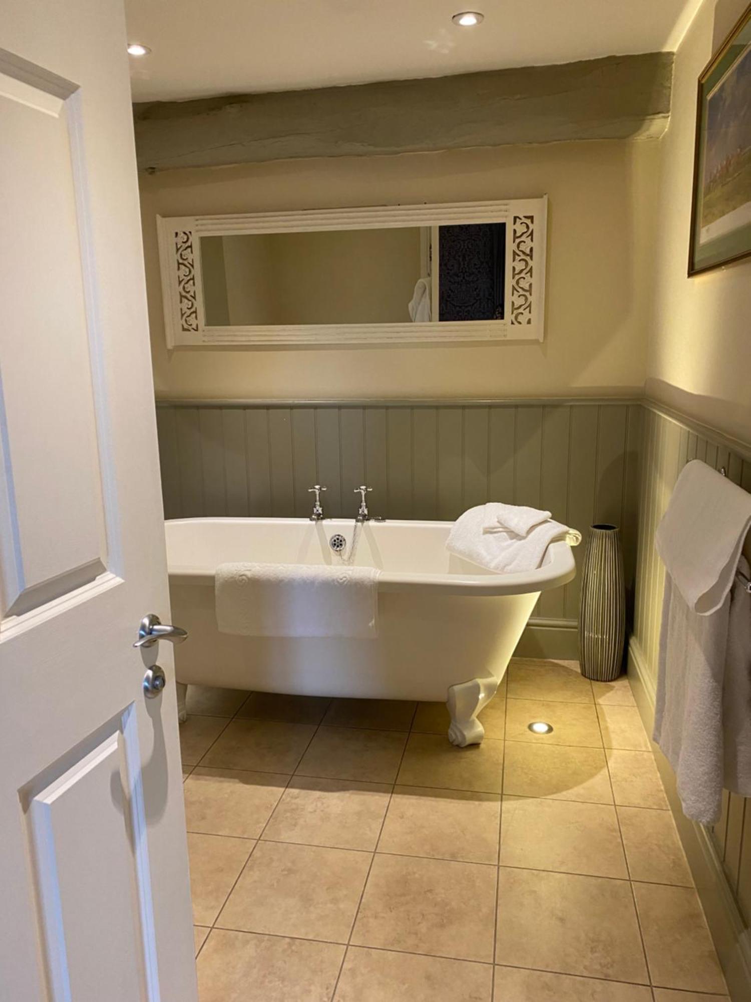 The Punch Bowl Inn Kendal Bagian luar foto